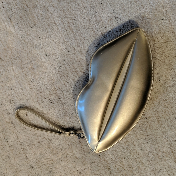 Gold Poly Lips Wristlet Purse - Picture 1 of 8